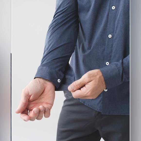 Lululemon 🍋 Bonded Voyage Long Sleeve Button Down Heathered Deep Navy Size M - Picture 15 of 16